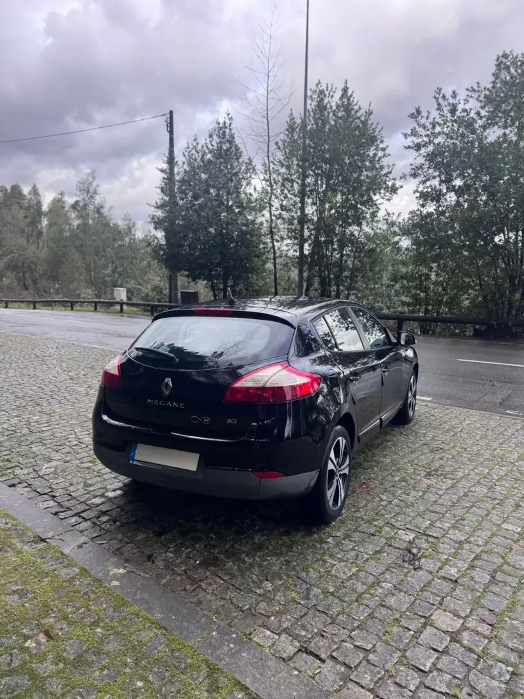 Renault Mégane 2014 - 9500 EUR, 146170 km - AUTO.MOTO.pt - 146170km - foto 17 de 19