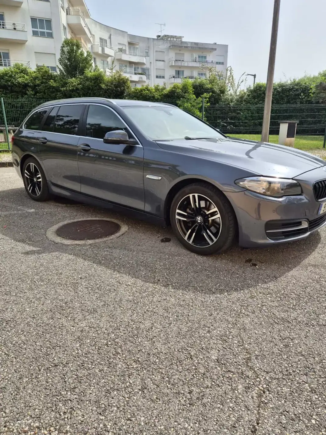 BMW 520 2017 - 20480 EUR, 135000 km - AUTO.MOTO.pt - 135000km - foto 12 de 13