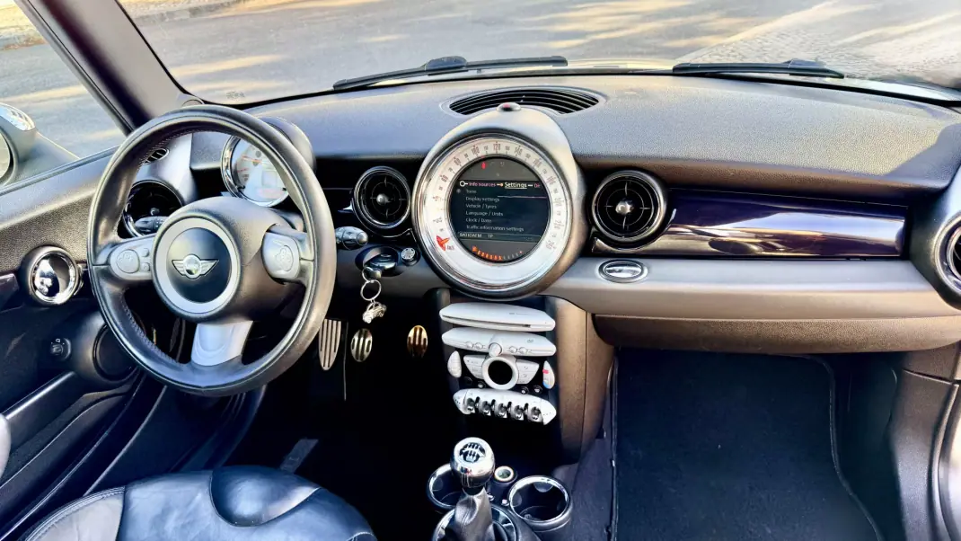 MINI Clubman 2008 - 8990 EUR, 134957 km - 134957km - foto 14 de 34