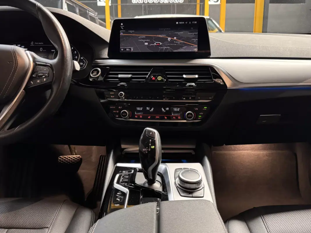 BMW 530e 2021 - 32990 EUR, 140000 km - AUTO.MOTO.pt - 140000km - foto 14 de 32