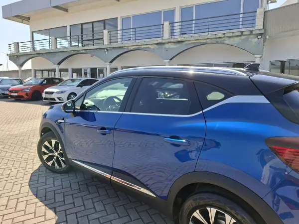 Renault Captur 2022 - 17750 EUR, 60500 km - AUTO.MOTO.pt - 60500km - foto 10 de 29