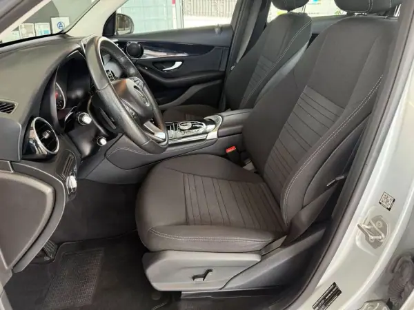 Mercedes-Benz GLC 250 2017 - 31990 EUR, 126652 km - AUTO.MOTO.pt - 126652km - foto 6 de 24