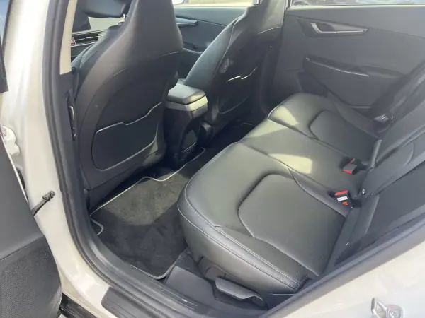 Kia EV6 2025 - 44900 EUR, 4400 km - AUTO.MOTO.pt - 4400km - foto 8 de 21