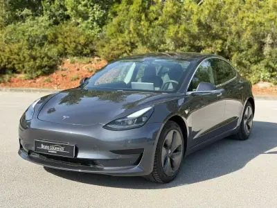 Tesla Model 3 2020 - 21500 EUR, 128300 km - AUTO.MOTO.pt - 128300km - foto 20 de 26