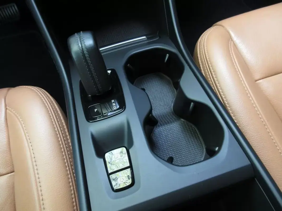 Volvo XC 40 2019 - 29490 EUR, 70000 km - AUTO.MOTO.pt - 70000km - foto 47 de 60