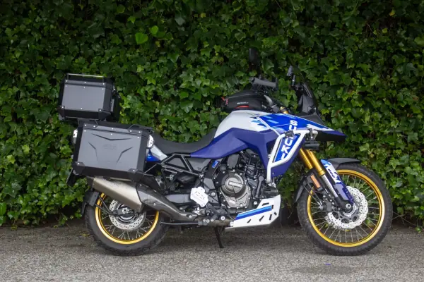 Suzuki DL 2025 - 11900 EUR, 5000 km - AUTO.MOTO.pt - 5000km - foto 6 de 12