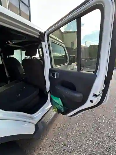Jeep WRANGLER UNLIMITED SAHARA 4X4 2019 - 49500 EUR, 93000 km - AUTO.MOTO.pt - 93000km - foto 7 de 15