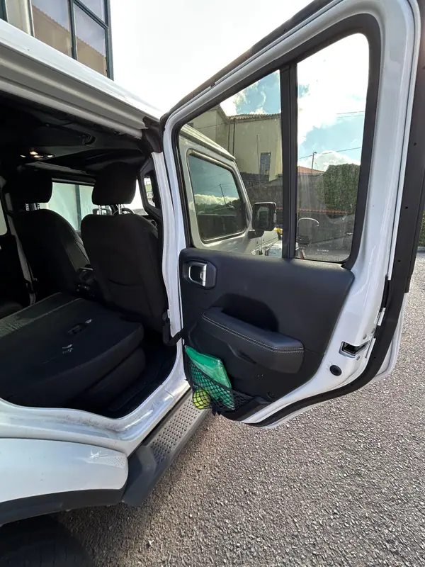 Jeep WRANGLER UNLIMITED SAHARA 4X4 2019 - 49500 EUR, 93000 km - AUTO.MOTO.pt - 93000km - foto 7 de 15