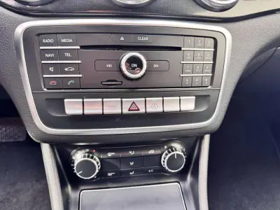 Mercedes-Benz CLA 180 2018 - 21500 EUR, 179900 km - AUTO.MOTO.pt - 179900km - foto 24 de 25