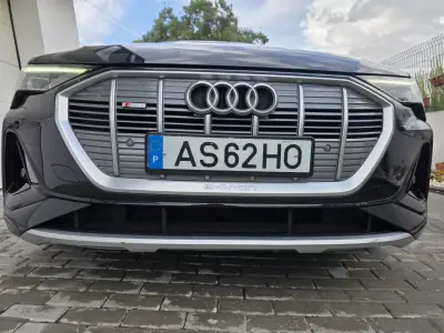 Audi e-tron 2022 - 31750 EUR, 115000 km - AUTO.MOTO.pt - 115000km - foto 24 de 73