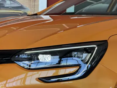 Renault Mégane 2019 - 49990 EUR, 11812 km - AUTO.MOTO.pt - 11812km - foto 4 de 25