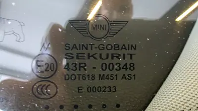 MINI One 2014 - 10900 EUR, 209521 km - AUTO.MOTO.pt - 209521km - foto 28 de 48