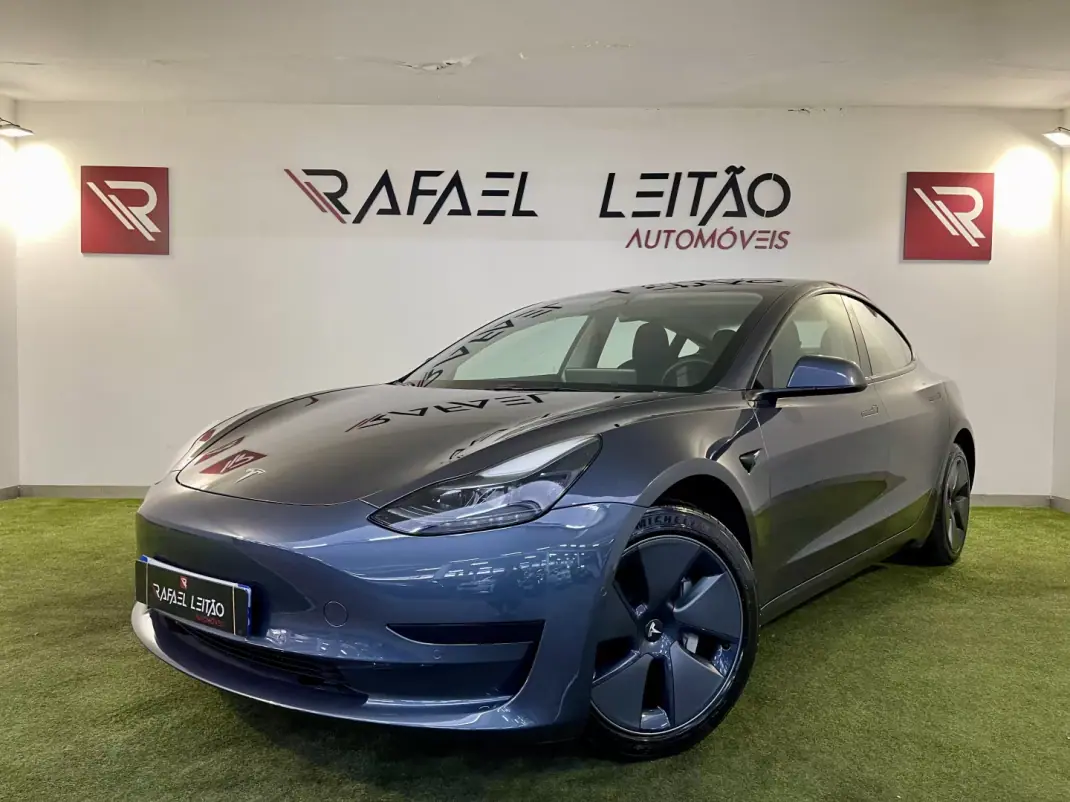 Tesla Model 3 2022 - 29500 EUR, 56000 km - AUTO.MOTO.pt - 56000km - foto 2 de 42