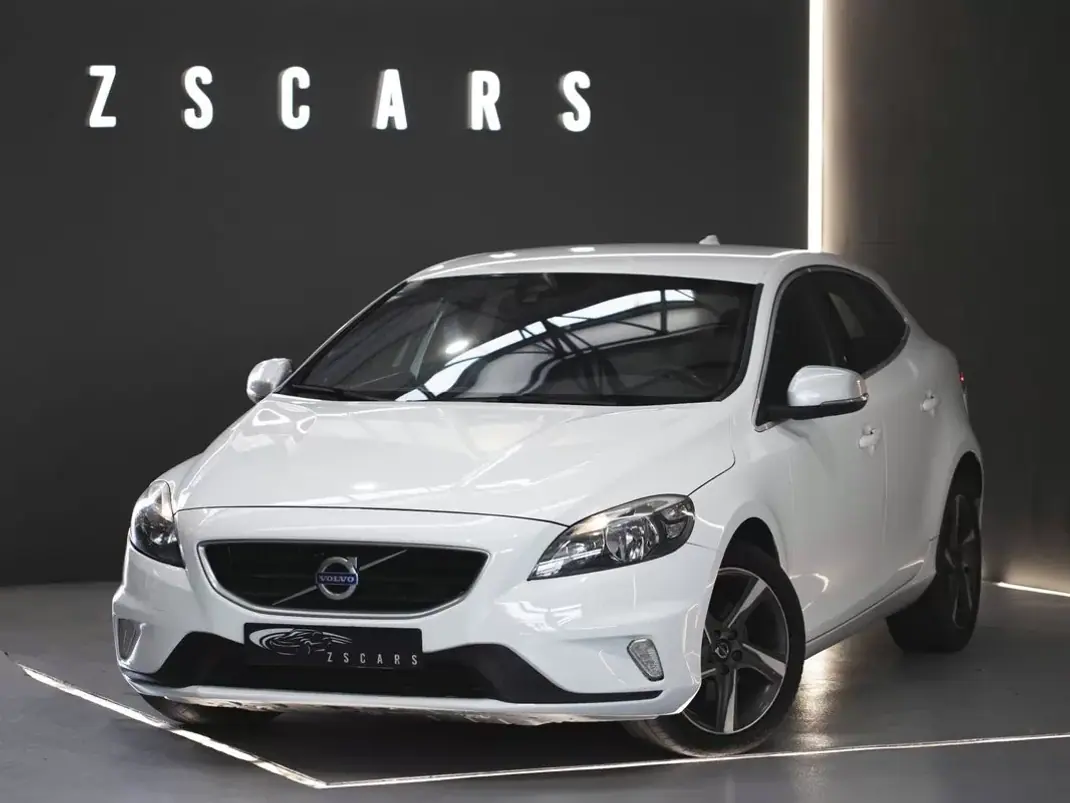 Volvo V40 2015 - 12990 EUR, 117267 km - AUTO.MOTO.pt - 117267km - foto 3 de 17
