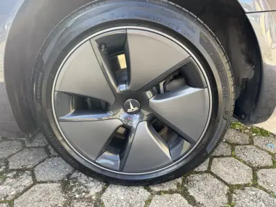 Tesla Model 3 2022 - 29900 EUR, 95000 km - AUTO.MOTO.pt - 95000km - foto 7 de 19