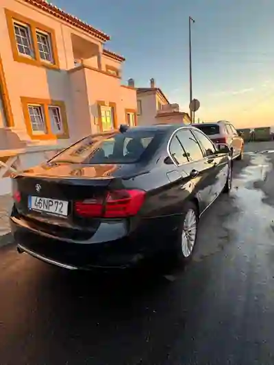 BMW 318 2013 - 14000 EUR, 151920 km - 151920km - foto 8 de 12