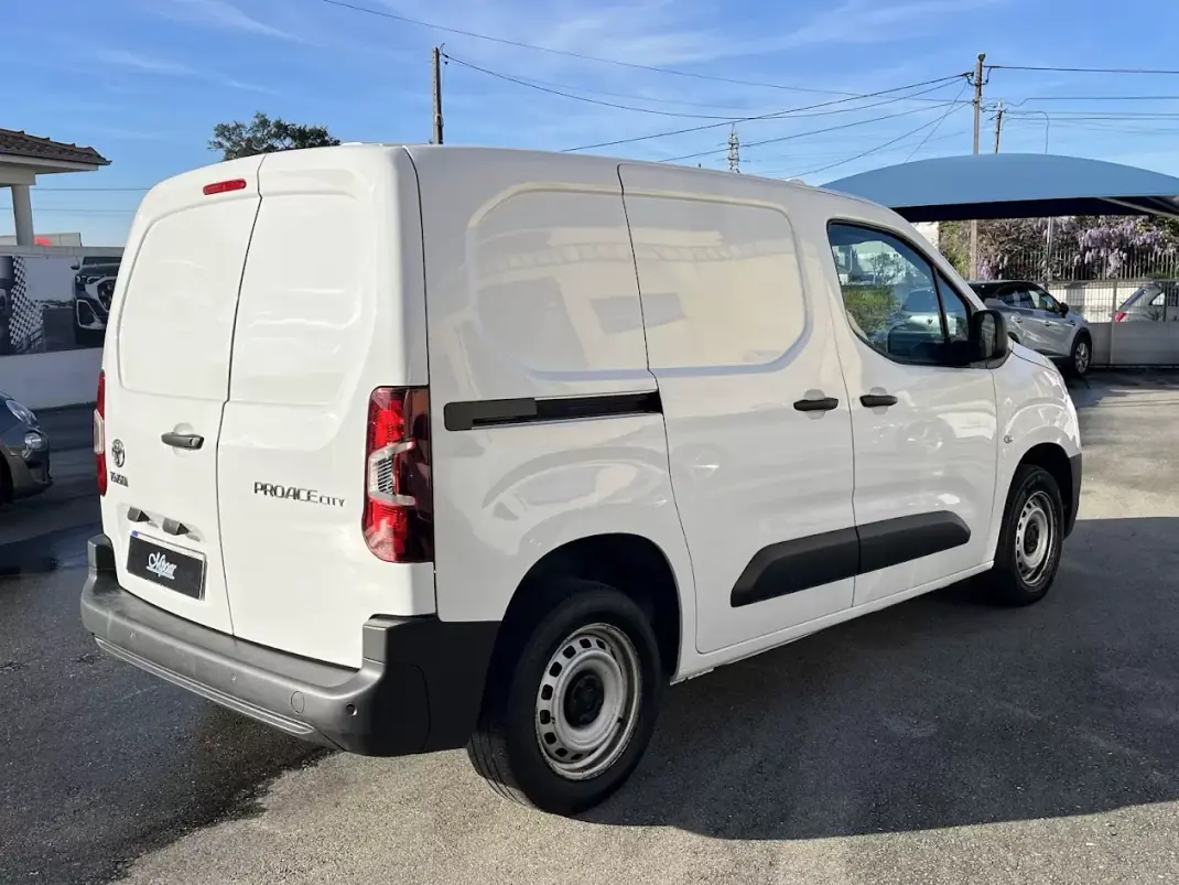 Toyota 2021 - 13950 EUR, 115000 km - AUTO.MOTO.pt - 115000km - foto 4 de 30