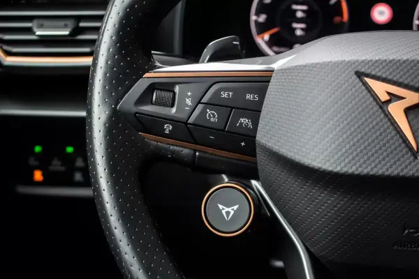 Cupra Formentor 2022 - 59900 EUR, 60788 km - AUTO.MOTO.pt - 60788km - foto 19 de 53