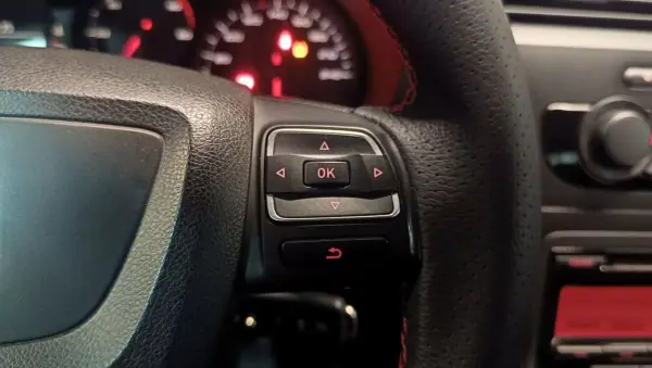 SEAT Leon 2012 - 5900 EUR, 395479 km - AUTO.MOTO.pt - 395479km - foto 29 de 40