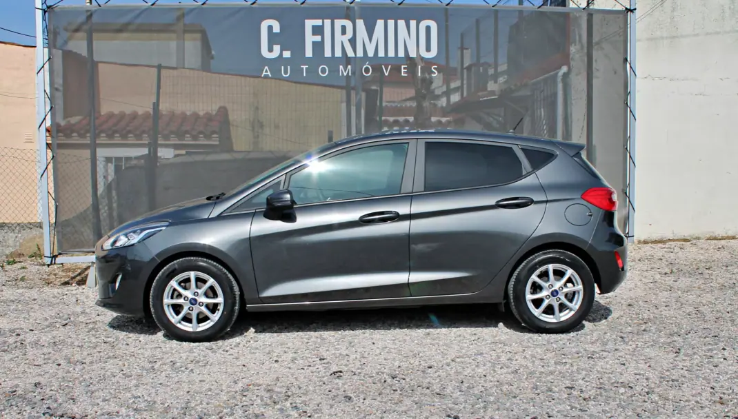 Ford Fiesta 2018 - 9900 EUR, 101396 km - AUTO.MOTO.pt - 101396km - foto 8 de 26