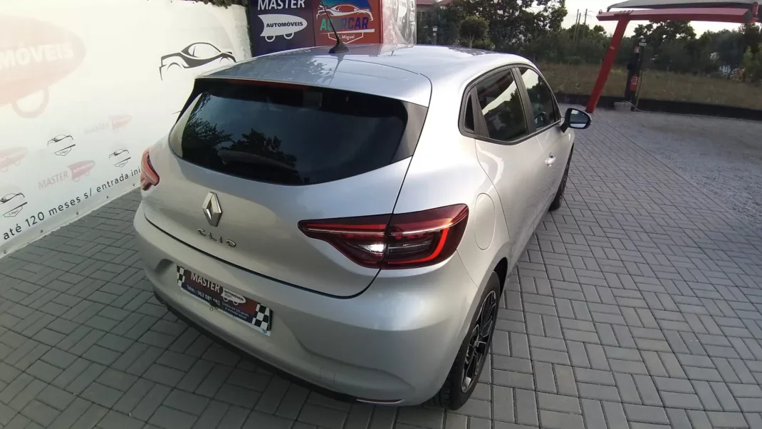 Renault Clio 2020 - 13690 EUR, 114437 km - AUTO.MOTO.pt - 114437km - foto 23 de 42