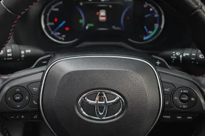 Toyota RAV4 2022 - 44880 EUR, 71000 km - AUTO.MOTO.pt - 71000km - foto 10 de 47