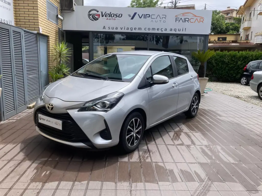Toyota Yaris 2020 - 15900 EUR, 21350 km - AUTO.MOTO.pt - 21350km - foto 1 de 21