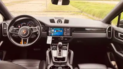 Porsche Cayenne Coupé 2019 - 57500 EUR, 247000 km - AUTO.MOTO.pt - 247000km - foto 22 de 25
