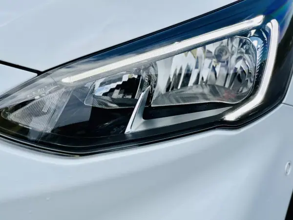 Ford Focus 2019 - 13990 EUR, 83000 km - AUTO.MOTO.pt - 83000km - foto 20 de 51