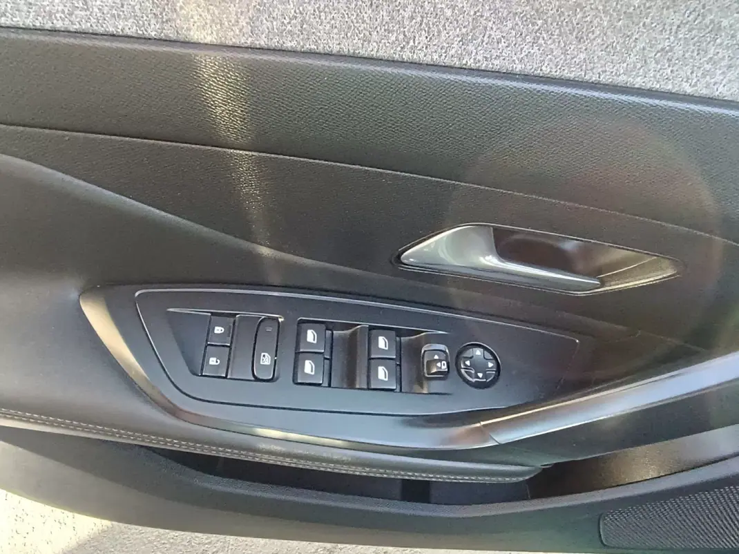 Peugeot 308 SW 2022 - 18900 EUR, 84822 km - AUTO.MOTO.pt - 84822km - foto 21 de 39