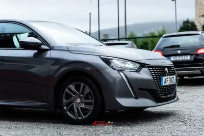 Peugeot 208 2021 - 10990 EUR, 57000 km - 57000km - foto 5 de 18