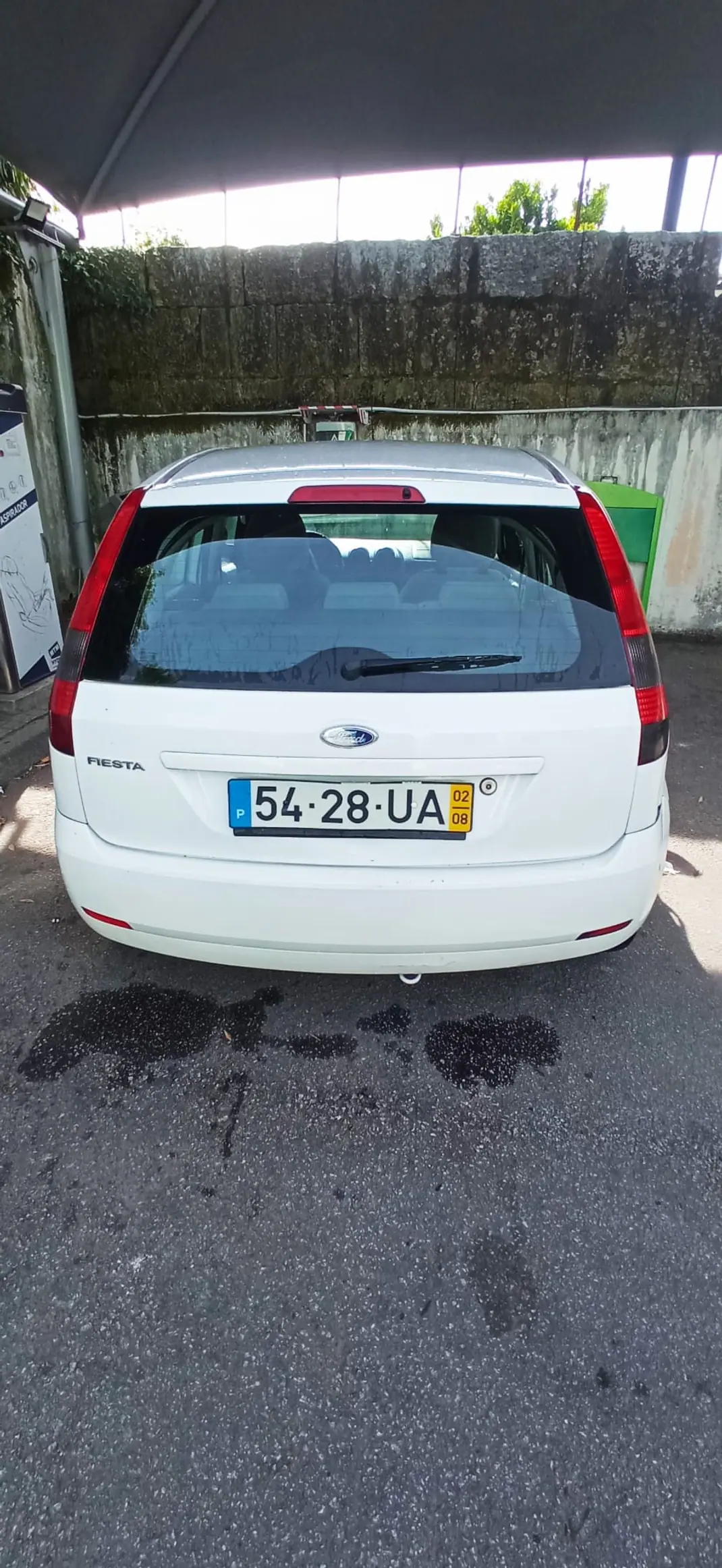 Ford Fiesta 2002 - 2000 EUR, 200 km - AUTO.MOTO.pt - 200km - foto 4 de 9