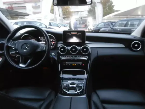 Mercedes-Benz C 180 2017 - 24900 EUR, 141265 km - AUTO.MOTO.pt - 141265km - foto 13 de 40
