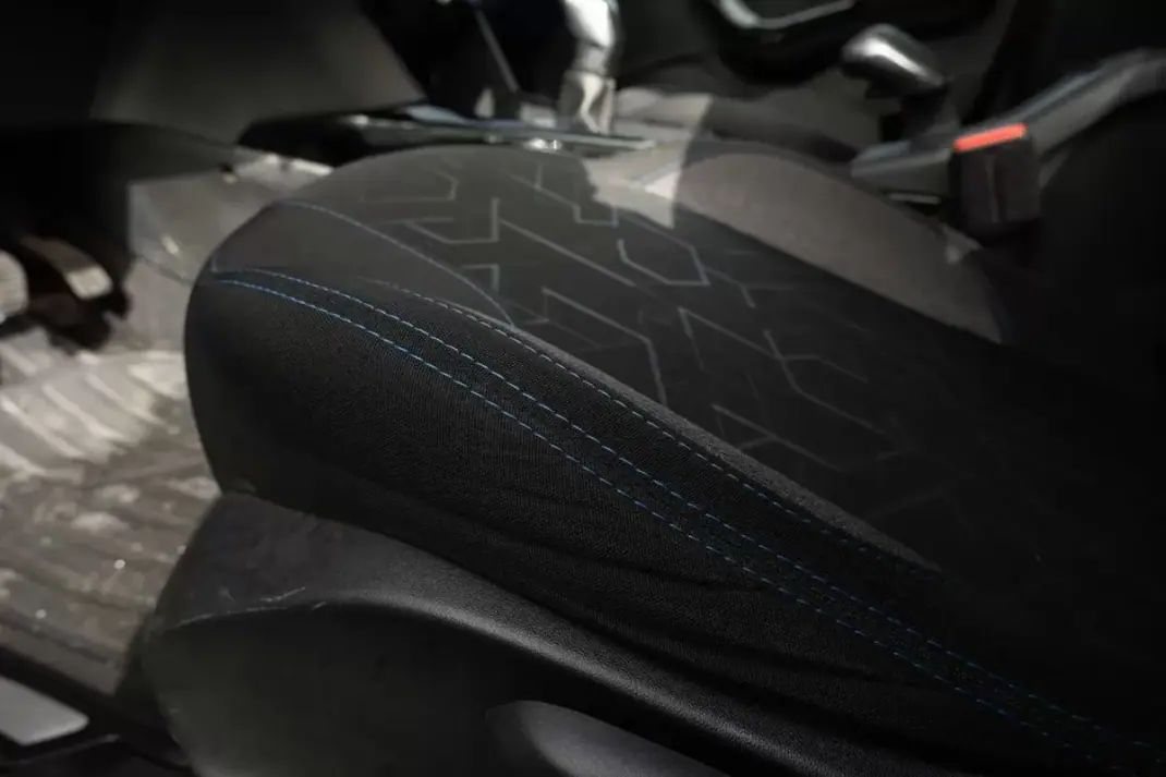 Peugeot 2008 2019 - 12999 EUR, 105150 km - AUTO.MOTO.pt - 105150km - foto 13 de 25