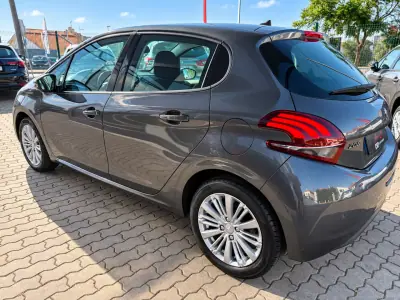 Peugeot 208 2018 - 9500 EUR, 102011 km - 102011km - foto 6 de 10