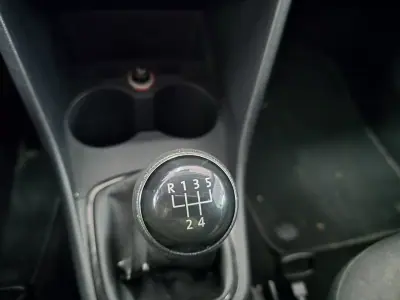 VW Polo 1.2 TDi Van 2013 - 5750 EUR, 269000 km - AUTO.MOTO.pt - 269000km - foto 15 de 17