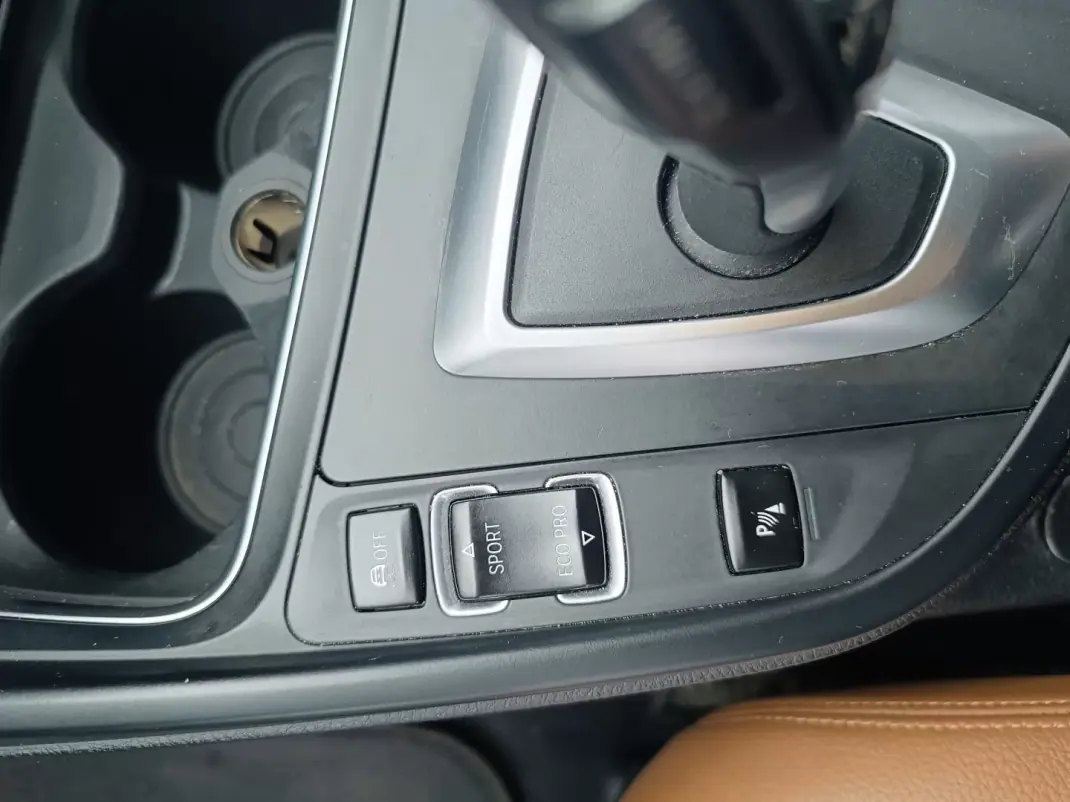 BMW 418 Gran Coupé 2017 - 19899 EUR, 172577 km - AUTO.MOTO.pt - 172577km - foto 29 de 32