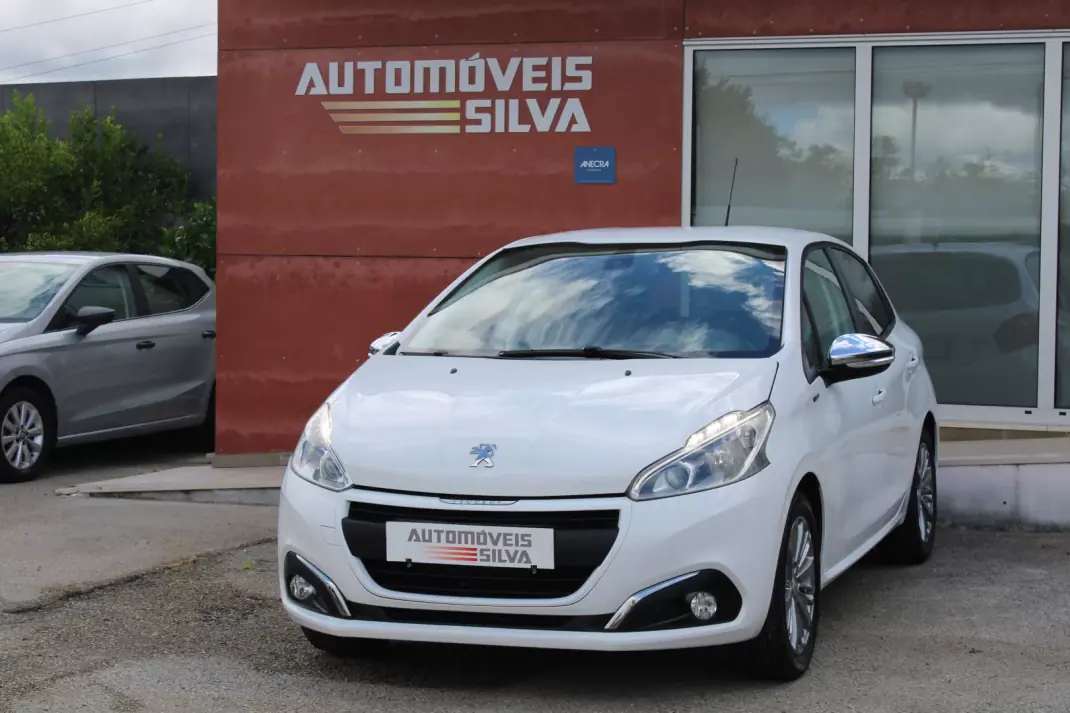 Peugeot 208 2016 - 8250 EUR, 137000 km - 137000km - foto 7 de 26
