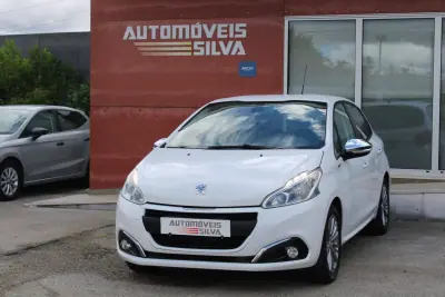 Peugeot 208 2016 - 8250 EUR, 137000 km - AUTO.MOTO.pt - 137000km - foto 7 de 26
