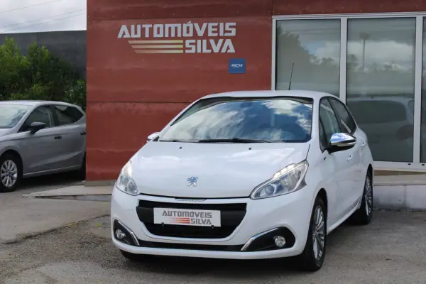 Peugeot 208 2016 - 8250 EUR, 137000 km - AUTO.MOTO.pt - 137000km - foto 7 de 26