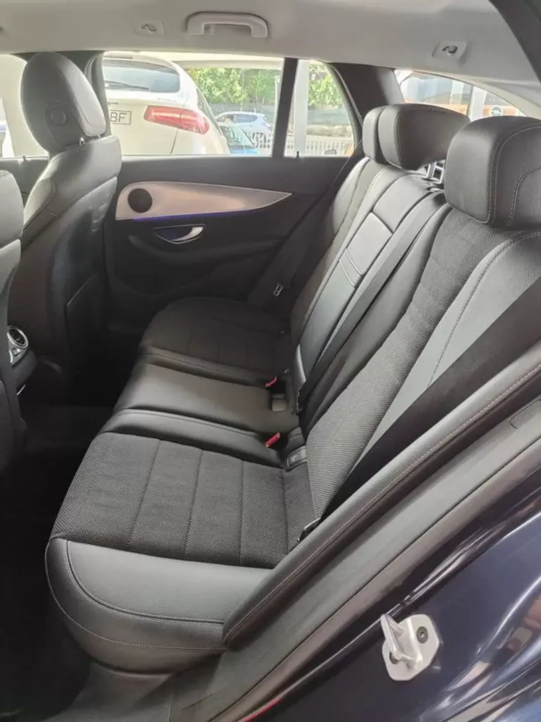 Mercedes-Benz E 300 2022 - 34350 EUR, 110000 km - AUTO.MOTO.pt - 110000km - foto 16 de 37
