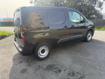 Peugeot PARTNER GIRAFON 2019 - 10900 EUR, 186000 km - AUTO.MOTO.pt - 186000km - foto 5 de 27