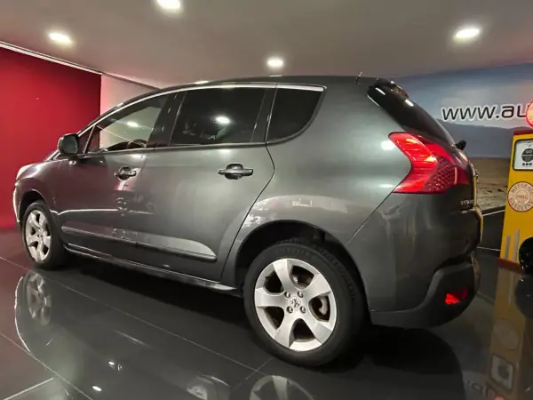 Peugeot 3008 2012 - 7500 EUR, 276404 km - 276404km - foto 4 de 19