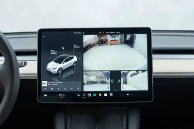 Tesla Model Y 2023 - 35950 EUR, 57000 km - 57000km - foto 45 de 49