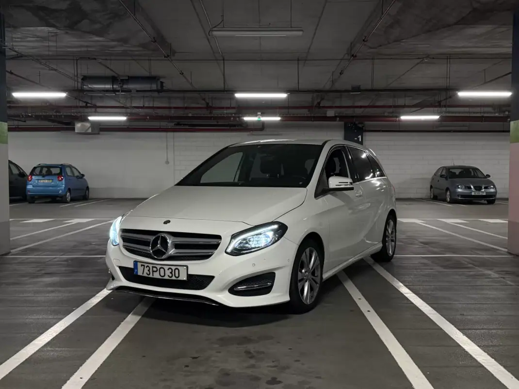 Mercedes-Benz B 180 2015 - 12000 EUR, 198400 km - AUTO.MOTO.pt - 198400km - foto 1 de 10