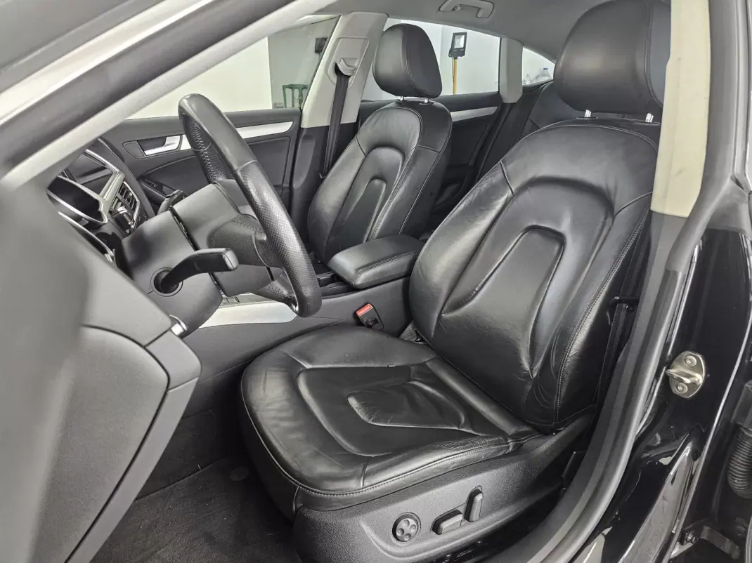 Audi A5 Sportback 2011 - 17500 EUR, 123569 km - AUTO.MOTO.pt - 123569km - foto 18 de 29