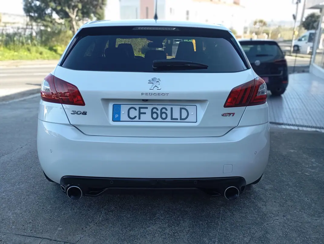 Peugeot 308 2016 - 17999 EUR, 156475 km - AUTO.MOTO.pt - 156475km - foto 11 de 15