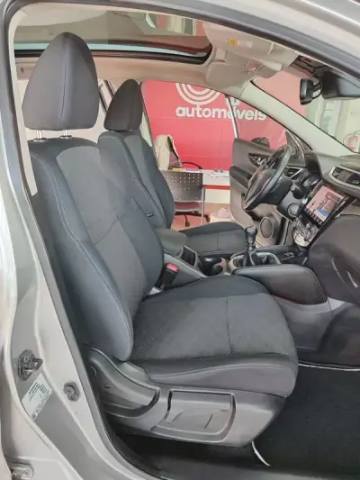 Nissan Qashqai 2015 - 14350 EUR, 98000 km - AUTO.MOTO.pt - 98000km - foto 18 de 38