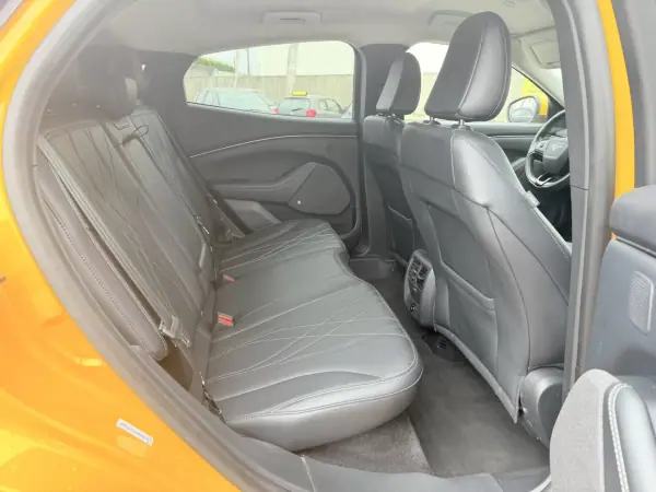 Ford Mustang Mach-E 2022 - 31990 EUR, 123000 km - AUTO.MOTO.pt - 123000km - foto 9 de 19