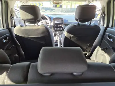 Renault Clio Sport Tourer 2018 - 11250 EUR, 87756 km - AUTO.MOTO.pt - 87756km - foto 11 de 30